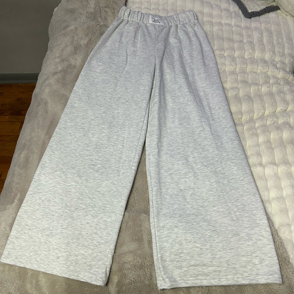 SHEIN baggy pants Decent material Lightweight Color light grey. Size extra small